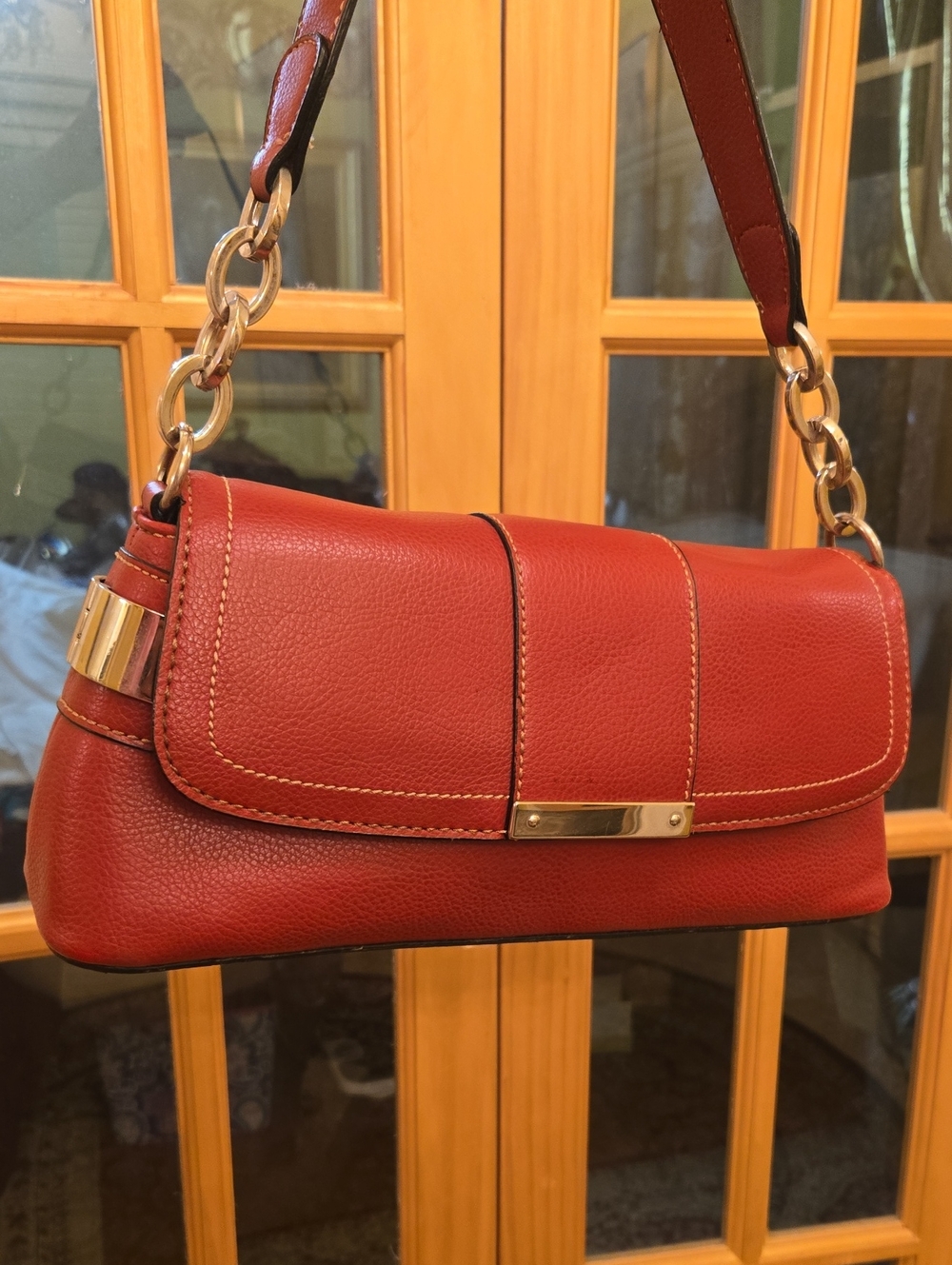 Unuque Red Leather Shoulder Bag with Silver Metal Hardware